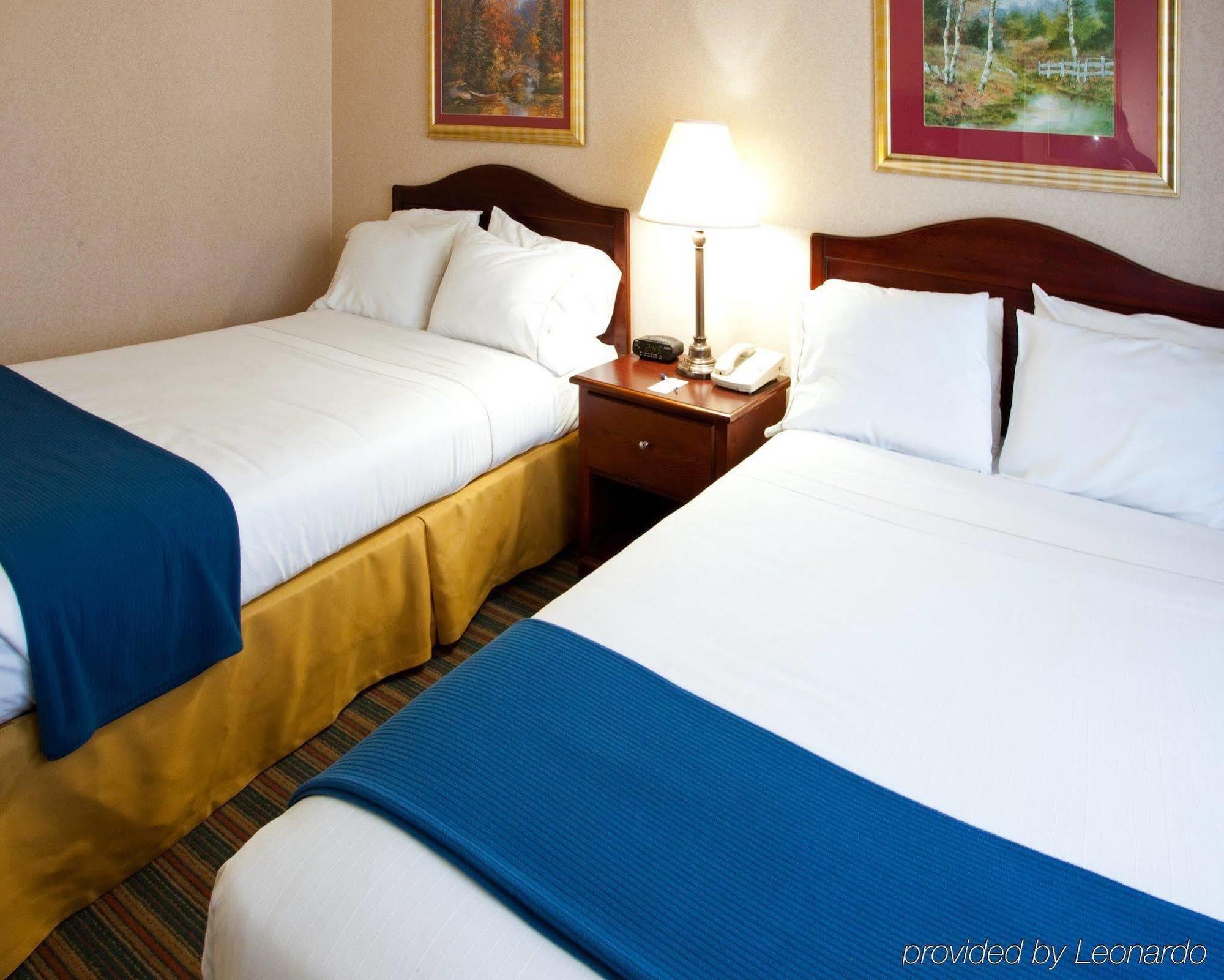 Baymont Inn & Suites Braselton Habitación foto